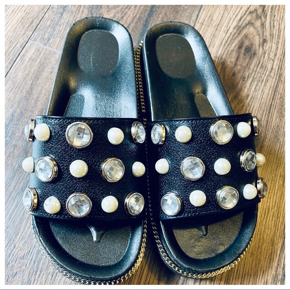 ✨LAST ONE✨PARIS Unique Pearl stone detailing slides sandals - Picture 3 of 5
